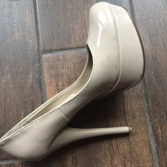 3/$25❤️Nude heels (US6.5) - Picture 7 of 9